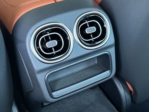 New 2025 Mercedes-Benz C 300 4MATIC Sedan image 13