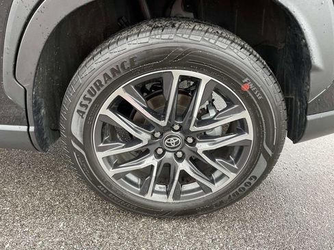 Used 2026 Toyota Corolla Cross XLE w/ Convenience Package image 10