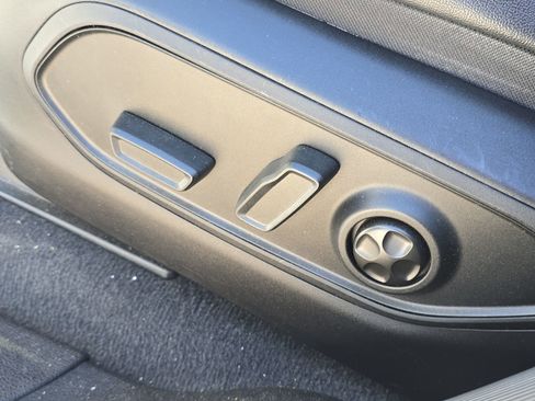 Used 2023 Jeep Grand Cherokee L Limited w/ Luxury Tech Group II image 12