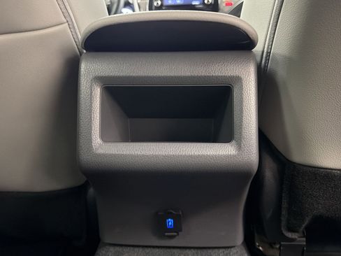 Used 2023 Toyota Camry SE image 29