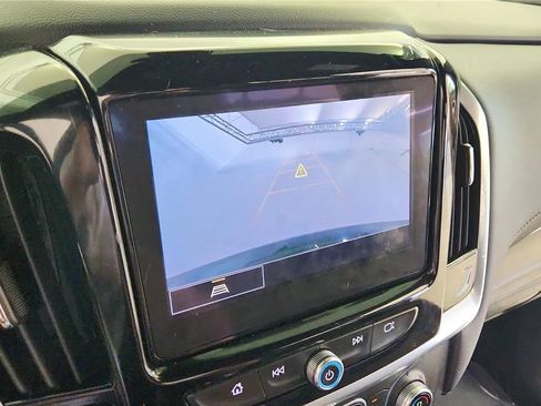 Used 2023 Chevrolet Traverse LT FWD image 29
