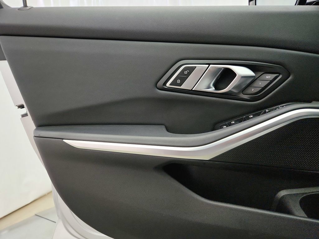Used 2019 BMW 330i xDrive Sedan w/ Driving Assistance Package AWD/4WD image 23