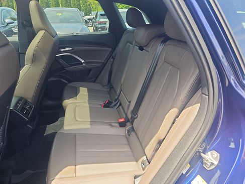 Used 2025 Audi Q5 Premium Plus w/ Premium Plus AWD/4WD image 29