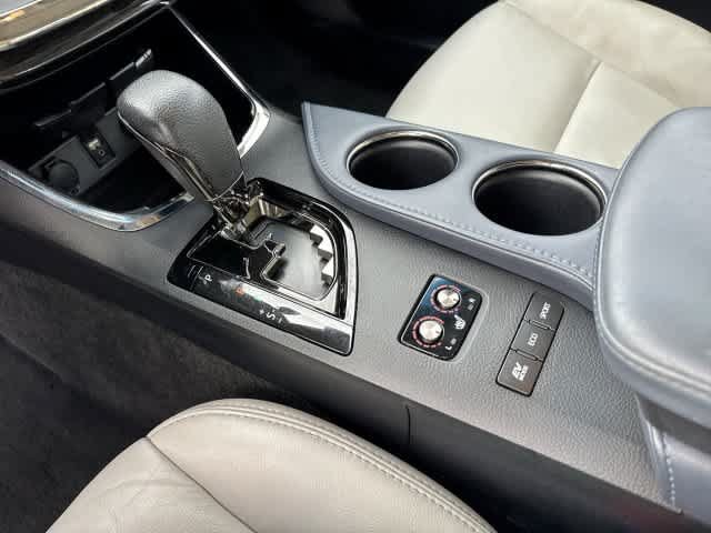 Used 2013 Toyota Avalon XLE Touring FWD image 28