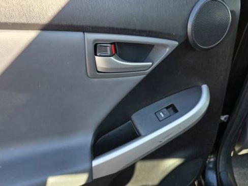 Used 2014 Toyota Prius Four image 24