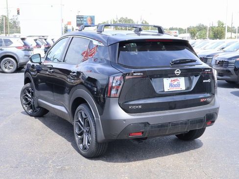 New 2025 Nissan Kicks SR image 2