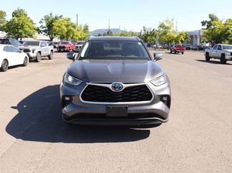 Used 2021 Toyota Highlander XLE AWD/4WD video 2