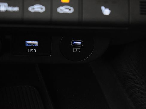 Used 2025 Hyundai Elantra SEL image 36