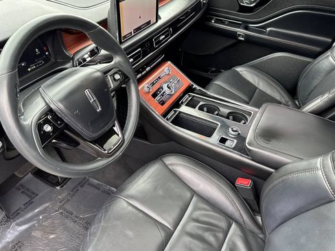 Used 2023 Lincoln Aviator Reserve w/ Equipment Group 201A RWD image 9