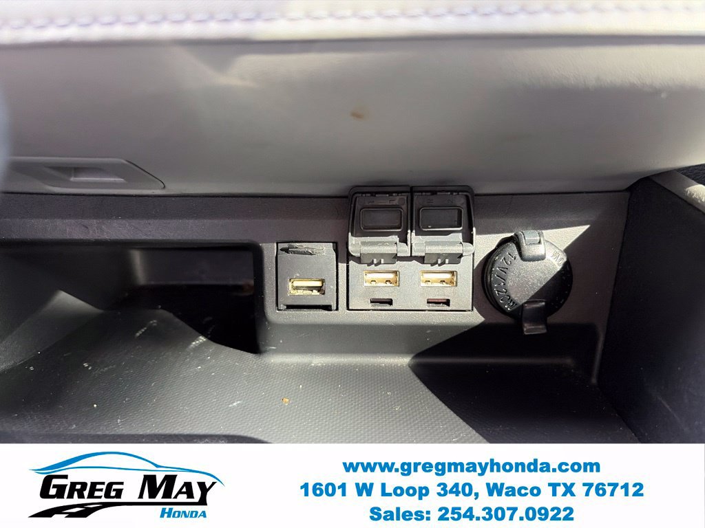 Used 2021 Toyota Highlander LE FWD image 31