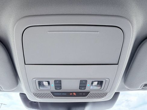 Used 2023 Ford Explorer Limited AWD/4WD image 16