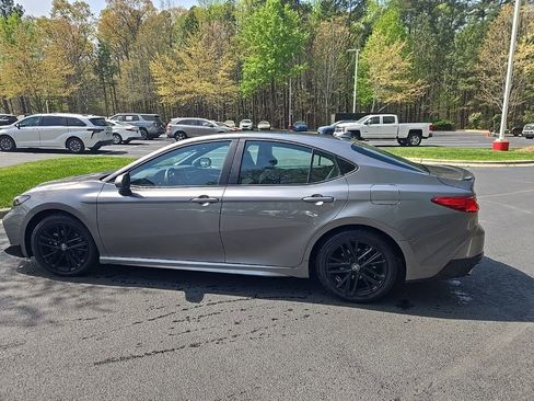 Used 2025 Toyota Camry SE image 2