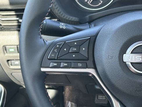 Certified 2025 Nissan Sentra SR image 25