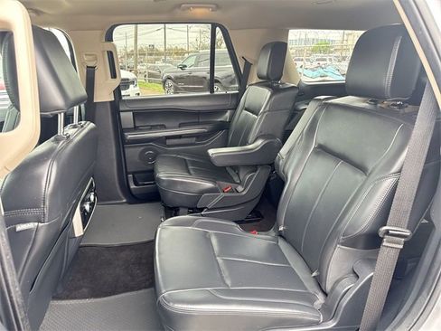 Used 2023 Ford Expedition XLT image 29