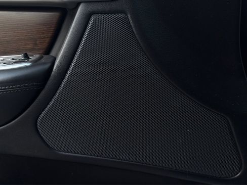 Used 2014 Jaguar XF 3.0 image 27