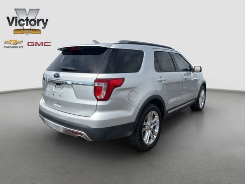 Used 2017 Ford Explorer XLT w/ Equipment Group 202A FWD image 6