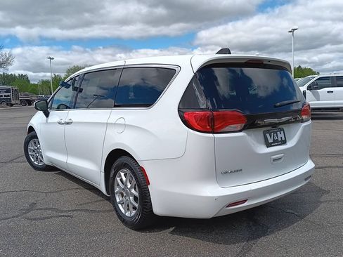 Used 2023 Chrysler Voyager LX FWD image 23