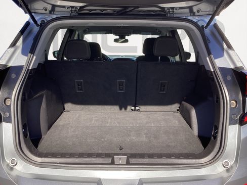 Used 2024 GMC Terrain SLE image 16