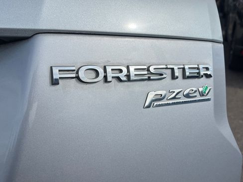 Used 2017 Subaru Forester 2.5i Limited AWD/4WD image 25
