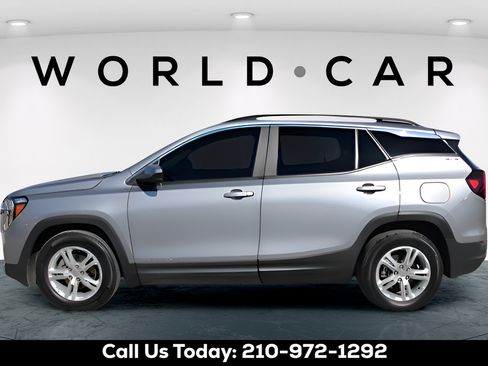 Used 2023 GMC Terrain SLE w/ Driver Convenience Package FWD image 4