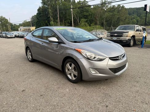Used 2013 Hyundai Elantra GLS w/ Preferred Pkg FWD image 3
