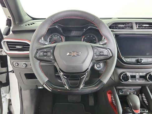 Used 2023 Chevrolet TrailBlazer RS w/ Sun and Liftgate Package FWD image 22