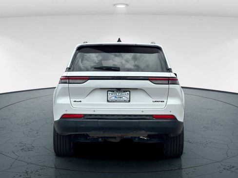 Used 2023 Jeep Grand Cherokee Limited w/ Black Appearance Package AWD/4WD image 7