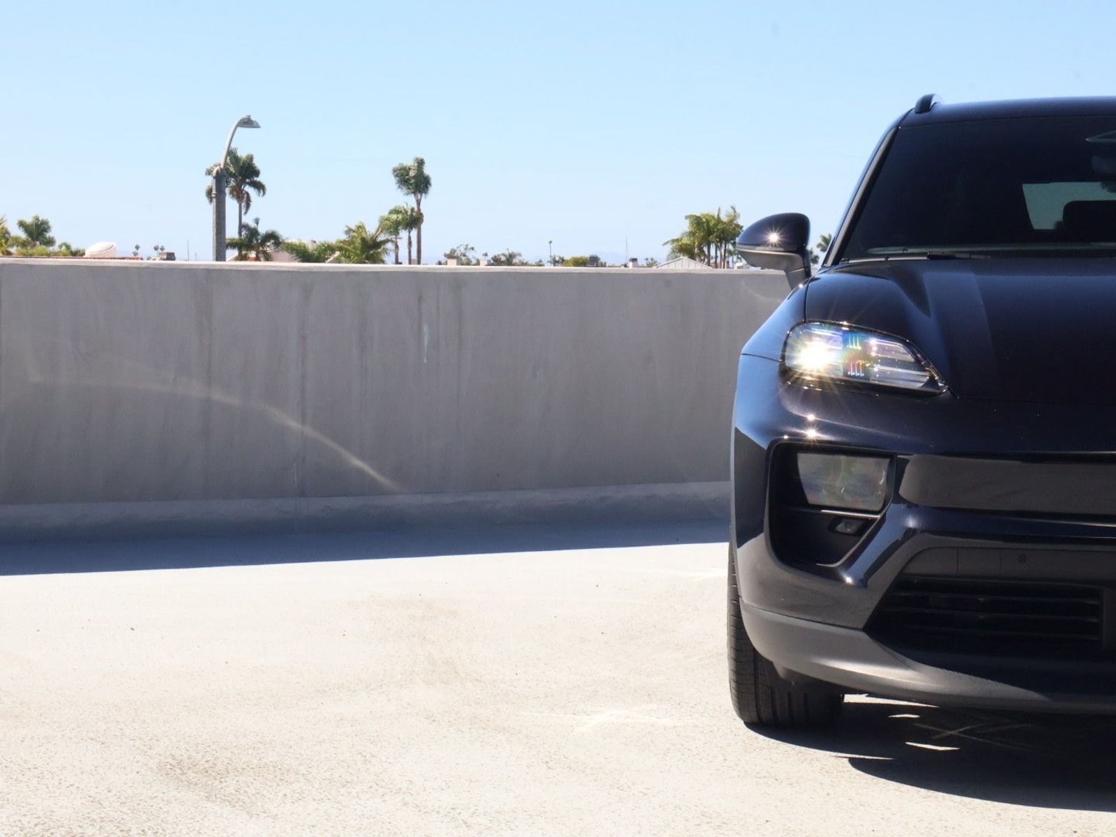 Certified 2024 Porsche Macan 4 Electric AWD/4WD image 12