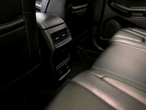 Used 2022 Ford Edge Titanium w/ Equipment Group 301A AWD/4WD image 36