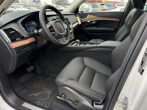 Certified 2025 Volvo XC90 T8 Plus w/ Protection Package Premier image 19