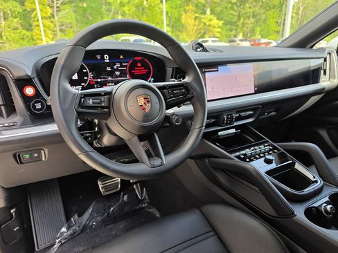 Used 2026 Porsche Cayenne S AWD/4WD image 4