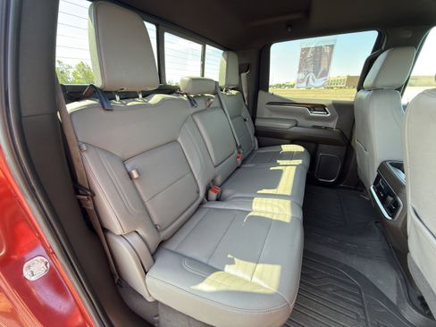 Used 2023 GMC Sierra 1500 SLT w/ SLT Premium Package AWD/4WD image 16
