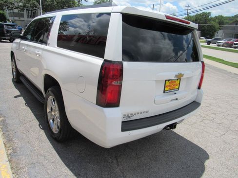 Used 2017 Chevrolet Suburban LT RWD image 11