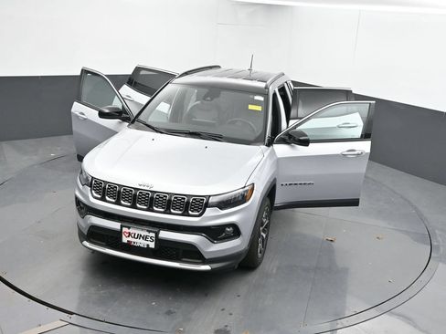 Used 2025 Jeep Compass Limited AWD/4WD image 57