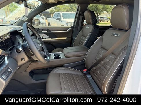 New 2026 GMC Acadia Denali Ultimate w/ LPO, Floor Liner Package AWD/4WD image 23