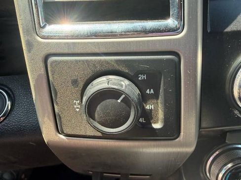 Used 2015 Ford F150 Platinum w/ Equipment Group 701A Luxury AWD/4WD image 19