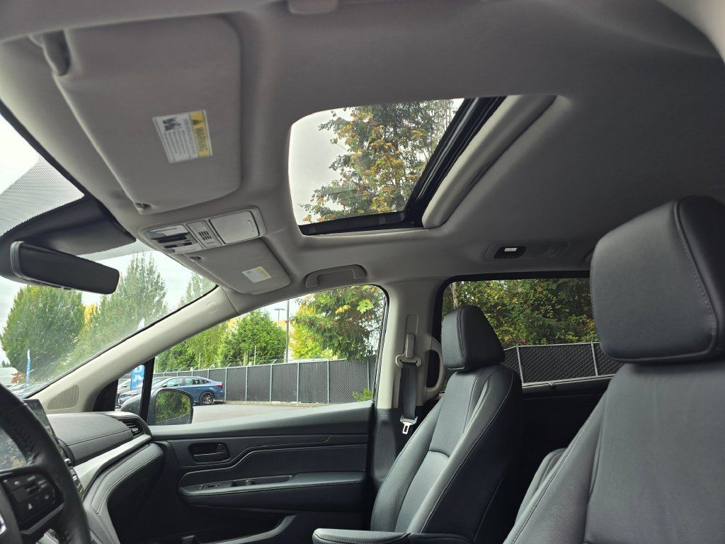 Used 2025 Honda Odyssey EX-L image 4