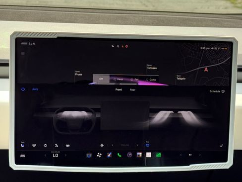 Used 2024 Tesla Cybertruck AWD Crew Cab image 25