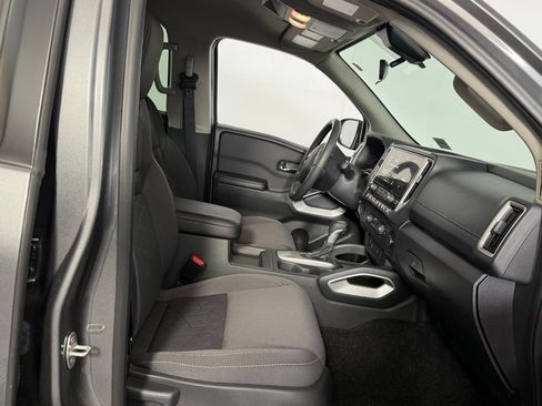 Used 2025 Nissan Frontier SV w/ SV Convenience Package RWD image 26