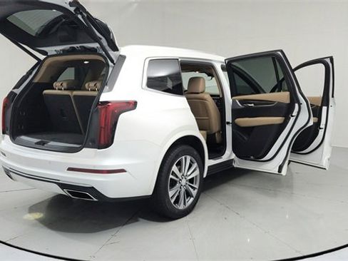 Used 2020 Cadillac XT6 Premium Luxury w/ Platinum Package image 10