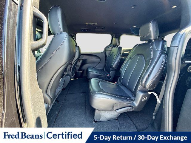 Used 2025 Chrysler Pacifica Select FWD image 26