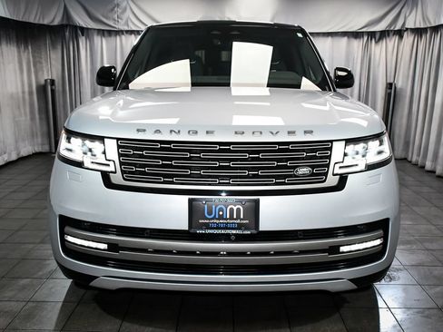 Used 2024 Land Rover Range Rover Long Wheelbase SE AWD/4WD image 2
