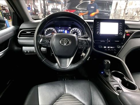 Used 2021 Toyota Camry SE AWD/4WD image 6