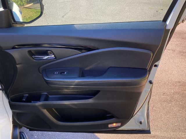 Used 2018 Honda Pilot Elite image 36