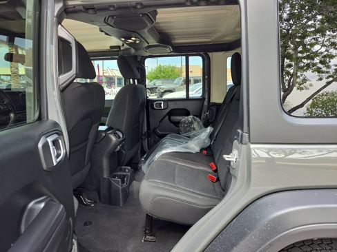 Used 2019 Jeep Wrangler Unlimited Sport S AWD/4WD image 14