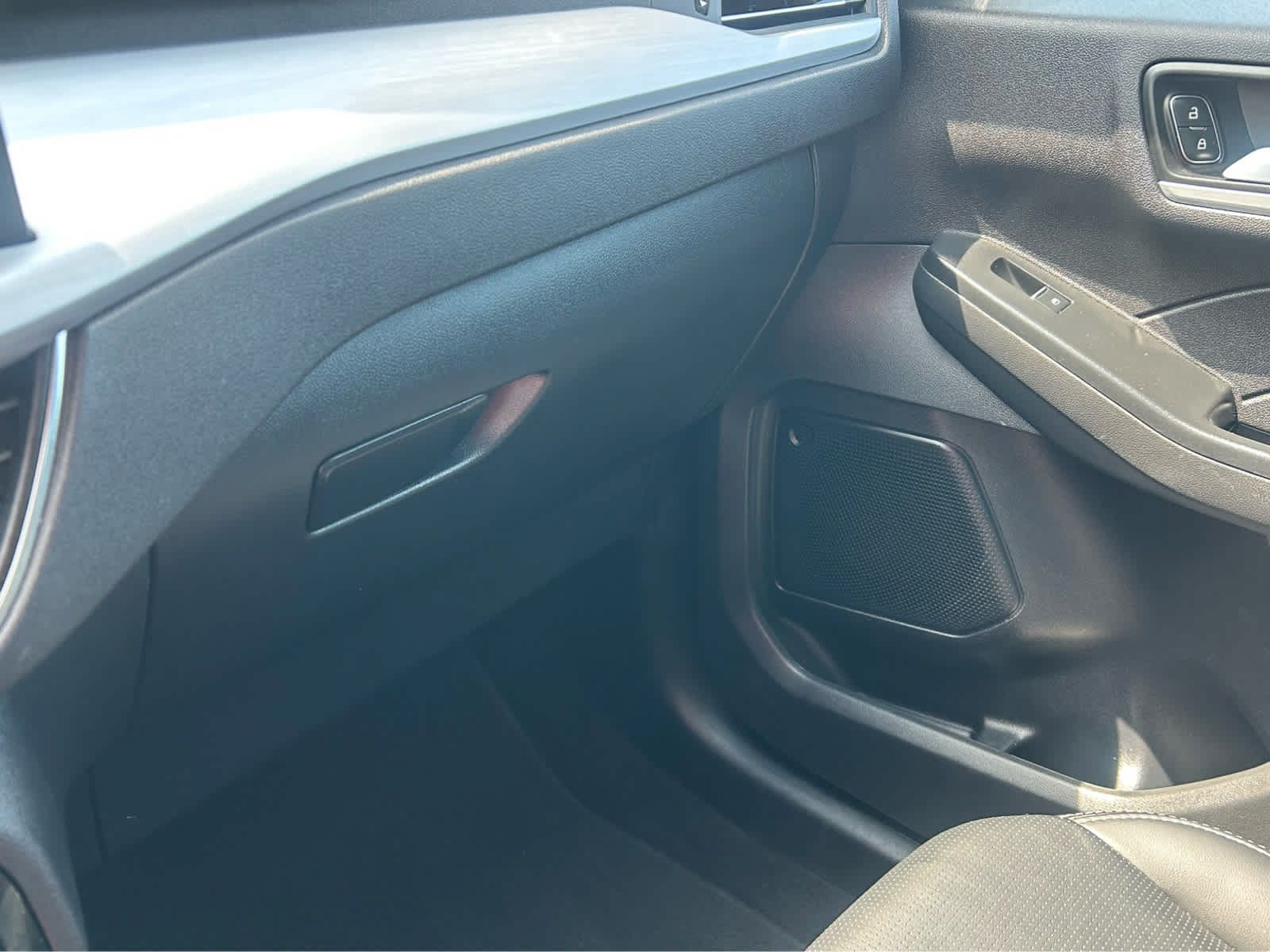 Used 2025 Ford Escape Platinum AWD/4WD image 48
