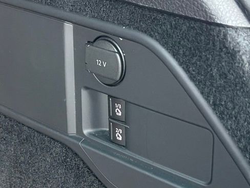 Used 2017 Volkswagen Touareg V6 image 10