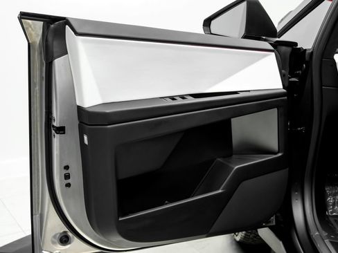 Used 2024 Tesla Cybertruck AWD Crew Cab image 46
