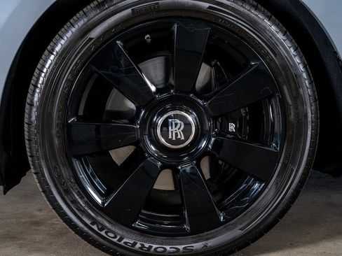 Used 2019 Rolls-Royce Cullinan image 11