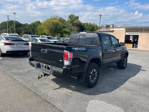 Used 2023 Toyota Tacoma TRD Off-Road w/ Technology Package AWD/4WD image 5